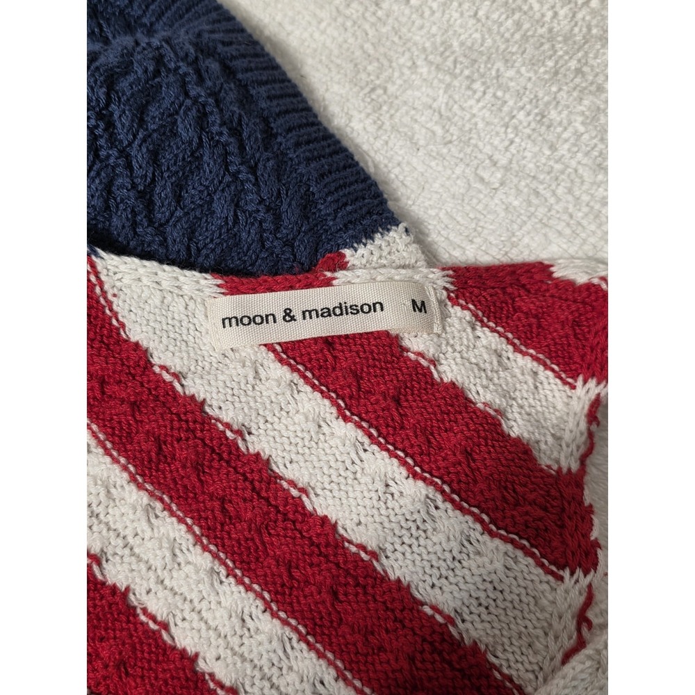 Moon & Madison American Flag Knit Sweater Tank Top Medium Red White Blue Stars - Picture 3 of 7
